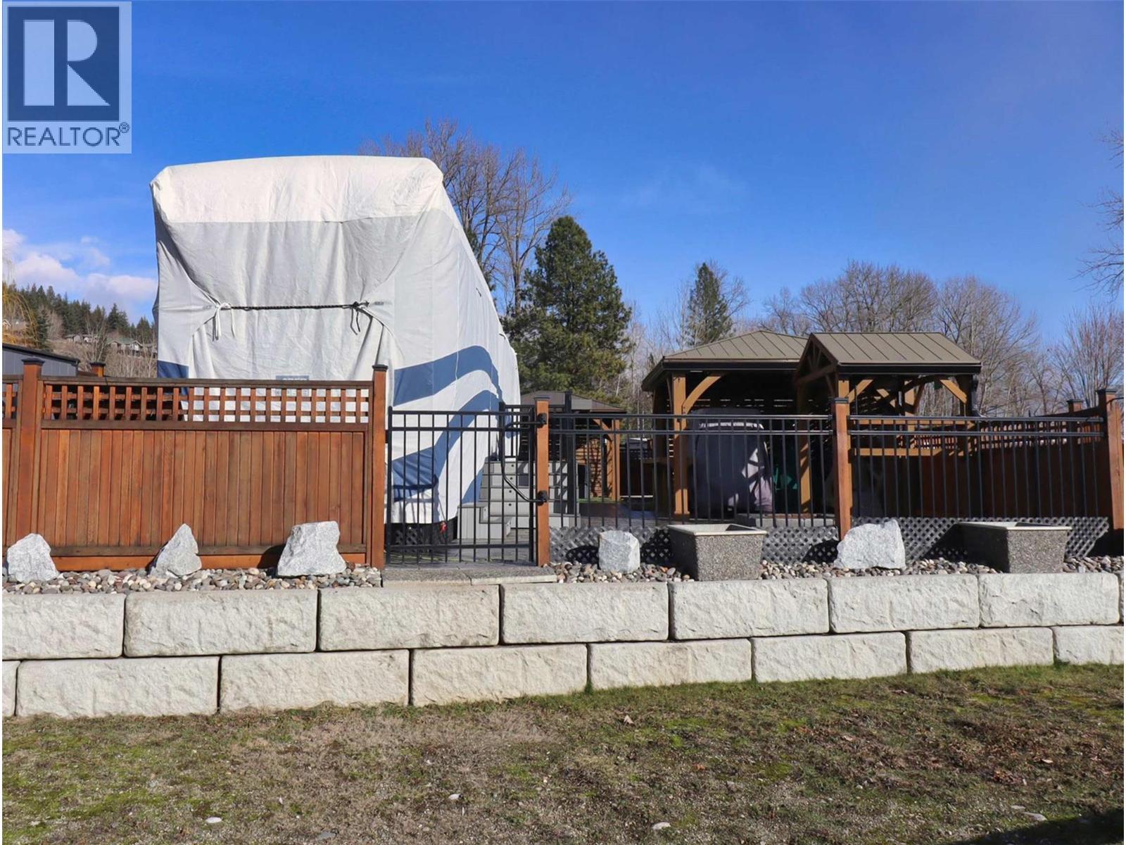 4 Eagle Lane, Lee Creek, BC