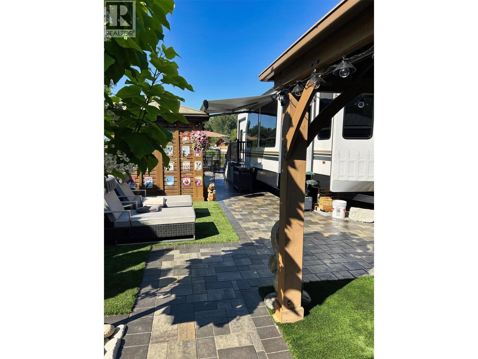 4 Eagle Lane, Lee Creek, BC