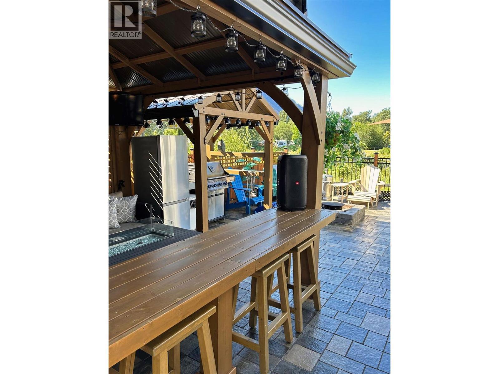 4 Eagle Lane, Lee Creek, BC