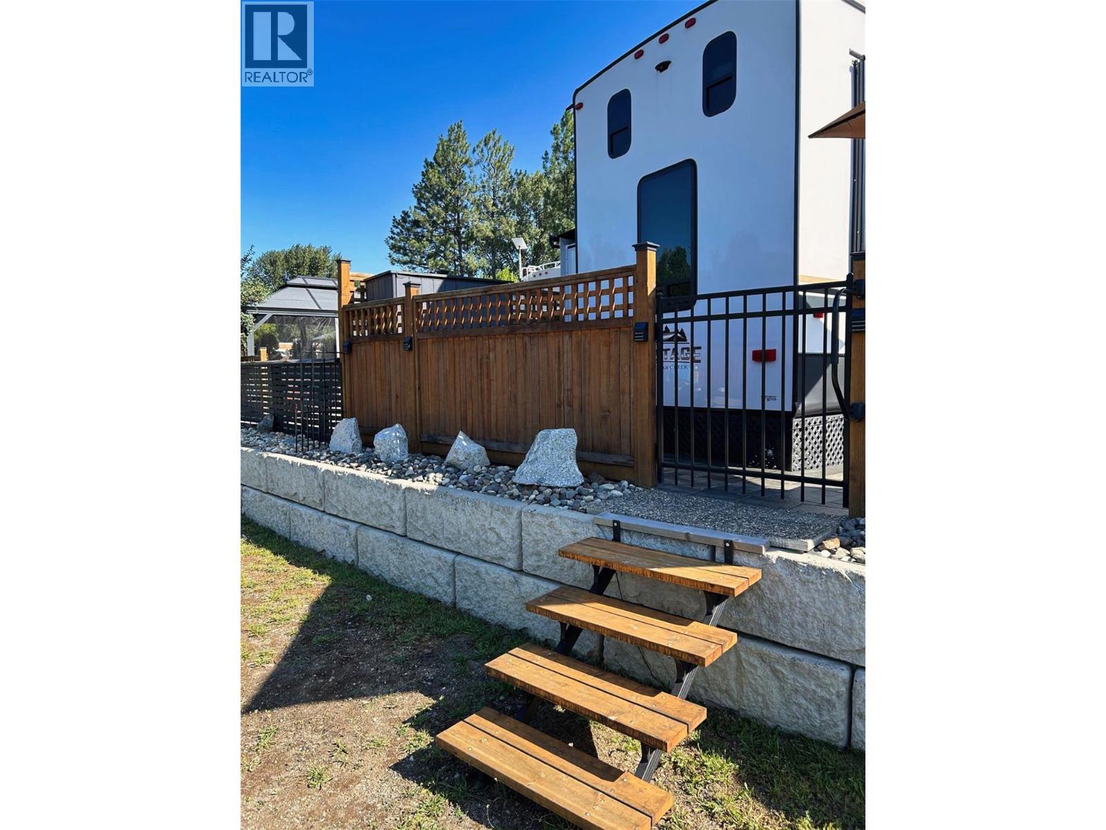 4 Eagle Lane, Lee Creek, BC