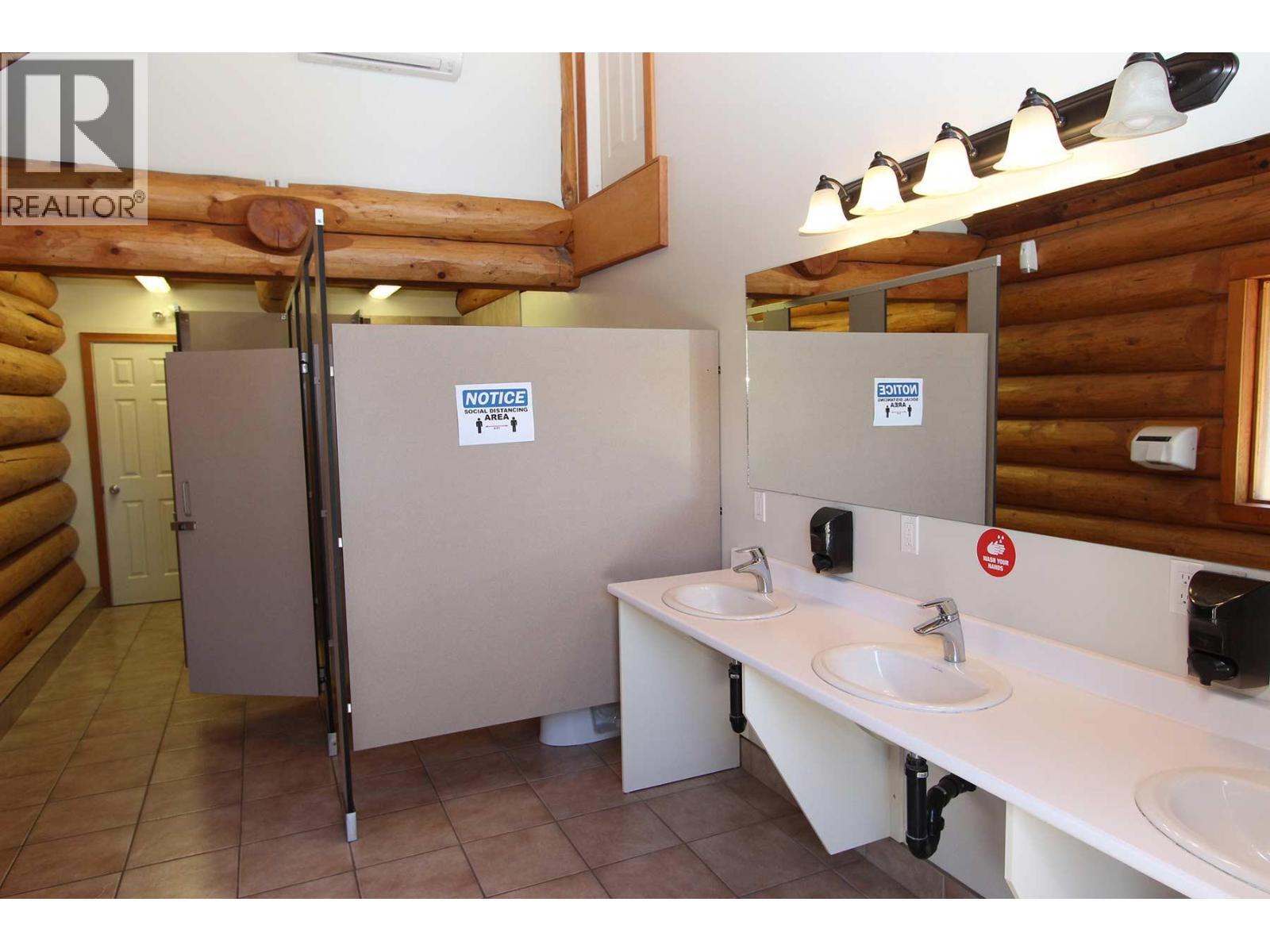 4 Eagle Lane, Lee Creek, BC