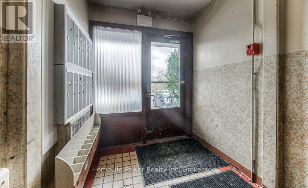 15 Floral Crescent, Kitchener, ON - Indoor Photo Showing Other Room