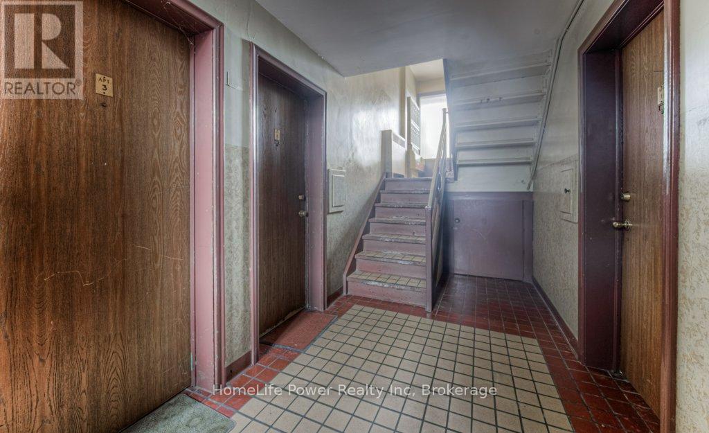 15 Floral Crescent, Kitchener, ON - Indoor Photo Showing Other Room