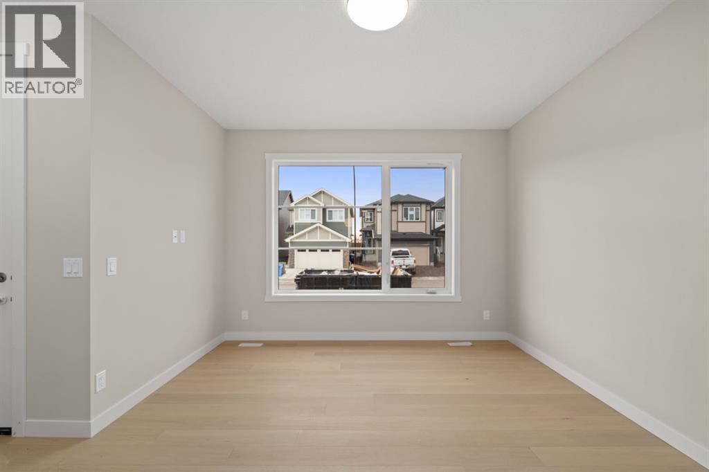 102 Sora Gardens Se, Calgary, AB