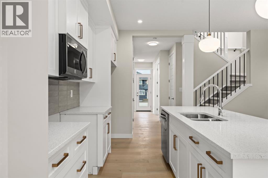 102 Sora Gardens Se, Calgary, AB