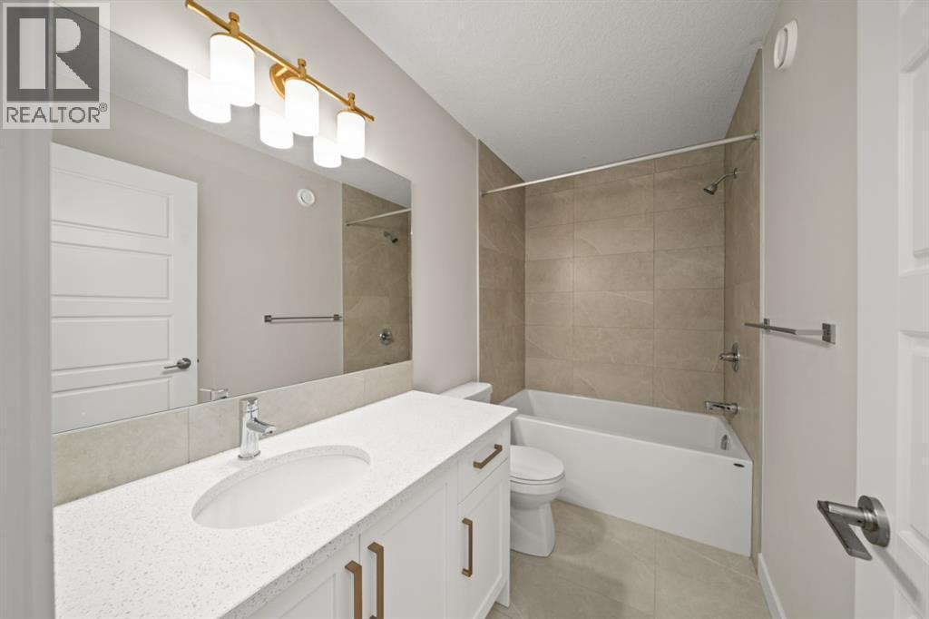 102 Sora Gardens Se, Calgary, AB