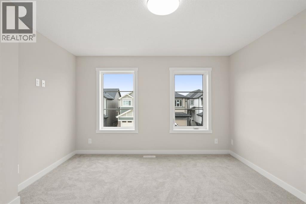 102 Sora Gardens Se, Calgary, AB