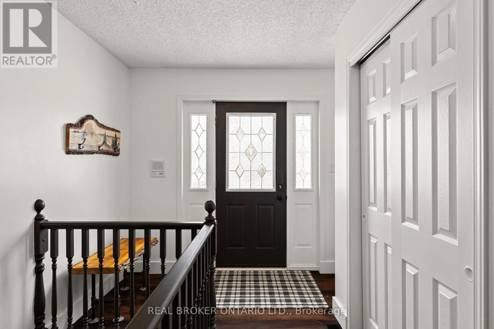 93 Simcoe Road, Ramara, ON - Indoor Photo Showing Other Room