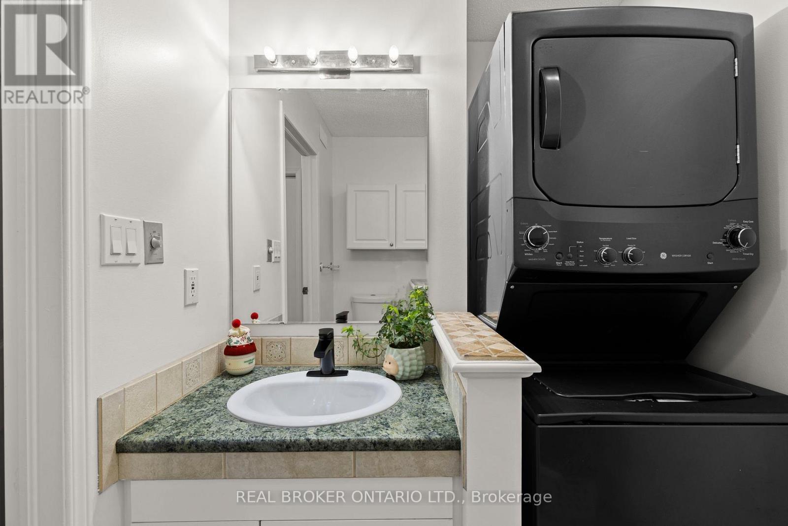 93 Simcoe Road, Ramara, ON - Indoor Photo Showing Laundry Room