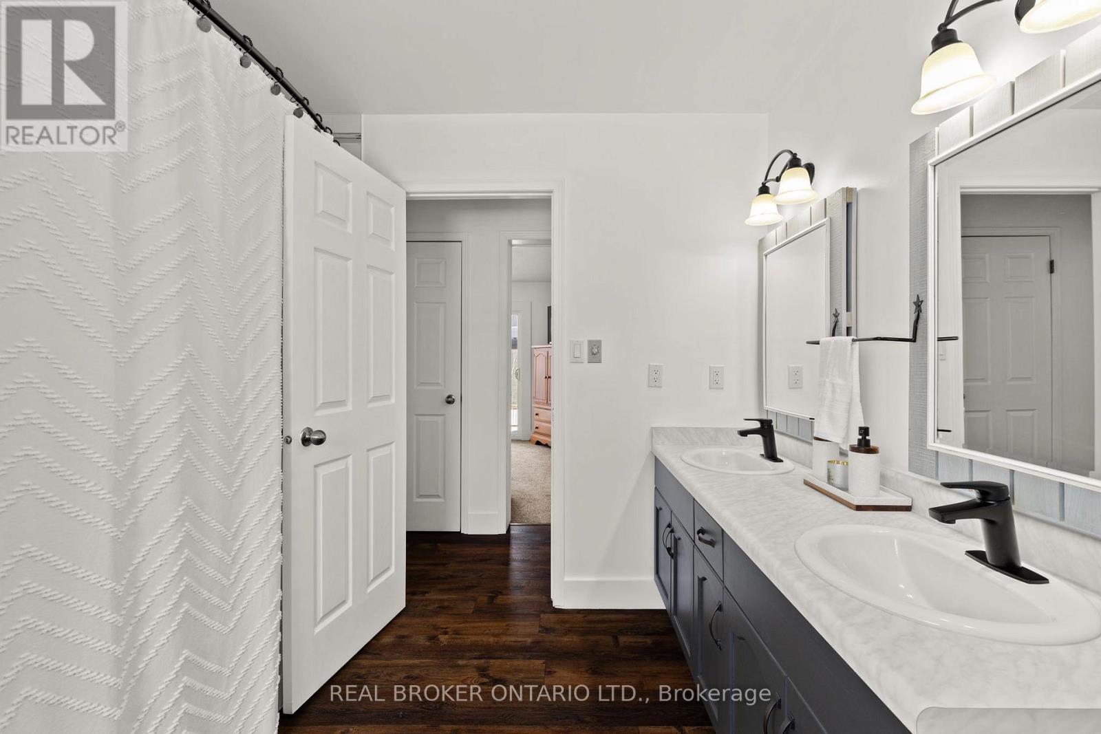 93 Simcoe Road, Ramara, ON - Indoor Photo Showing Bathroom
