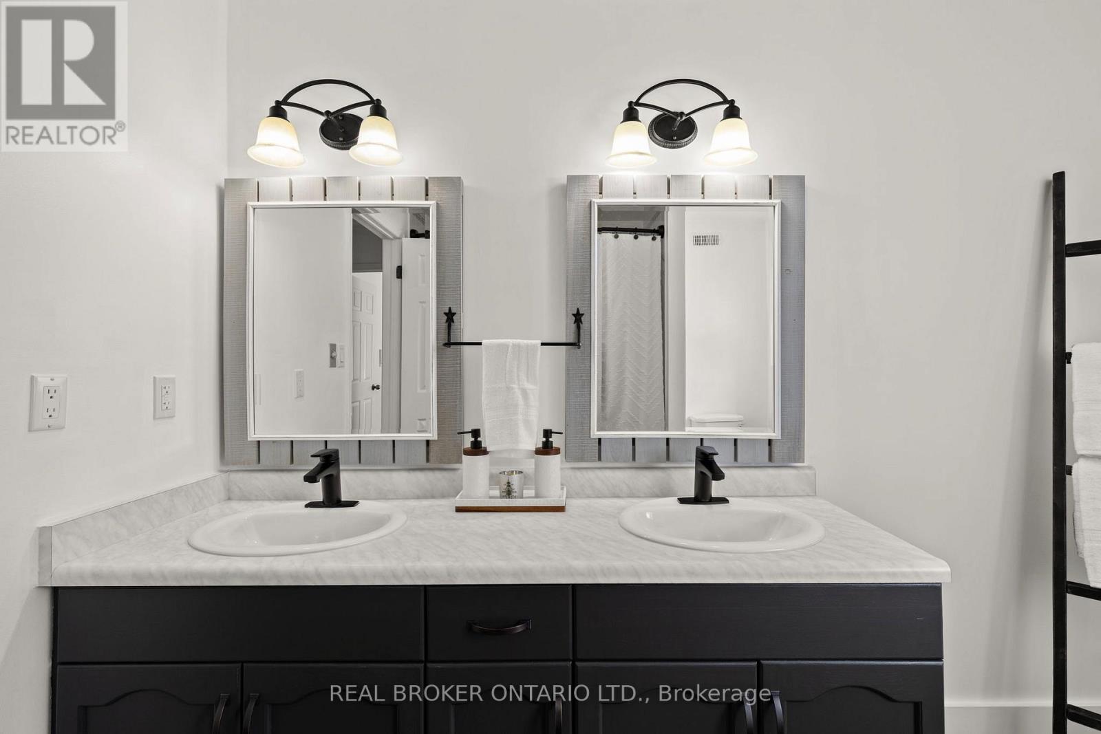 93 Simcoe Road, Ramara, ON - Indoor Photo Showing Bathroom