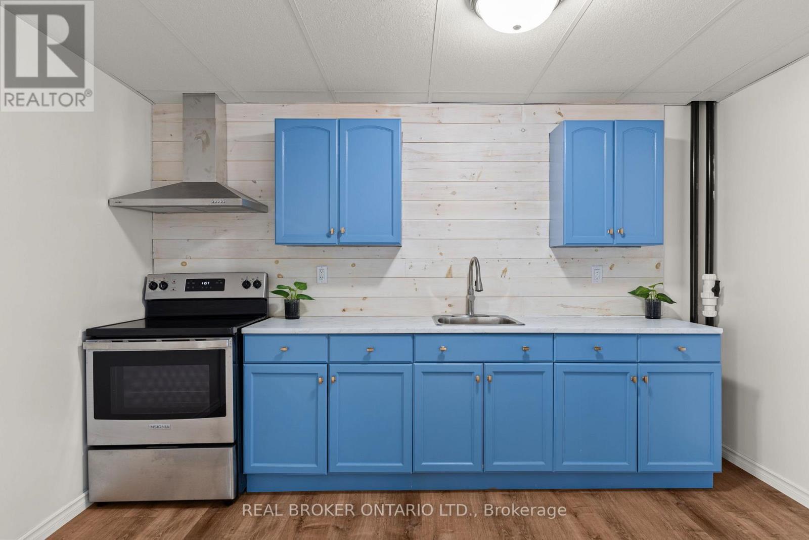 93 Simcoe Road, Ramara, ON - Indoor Photo Showing Kitchen