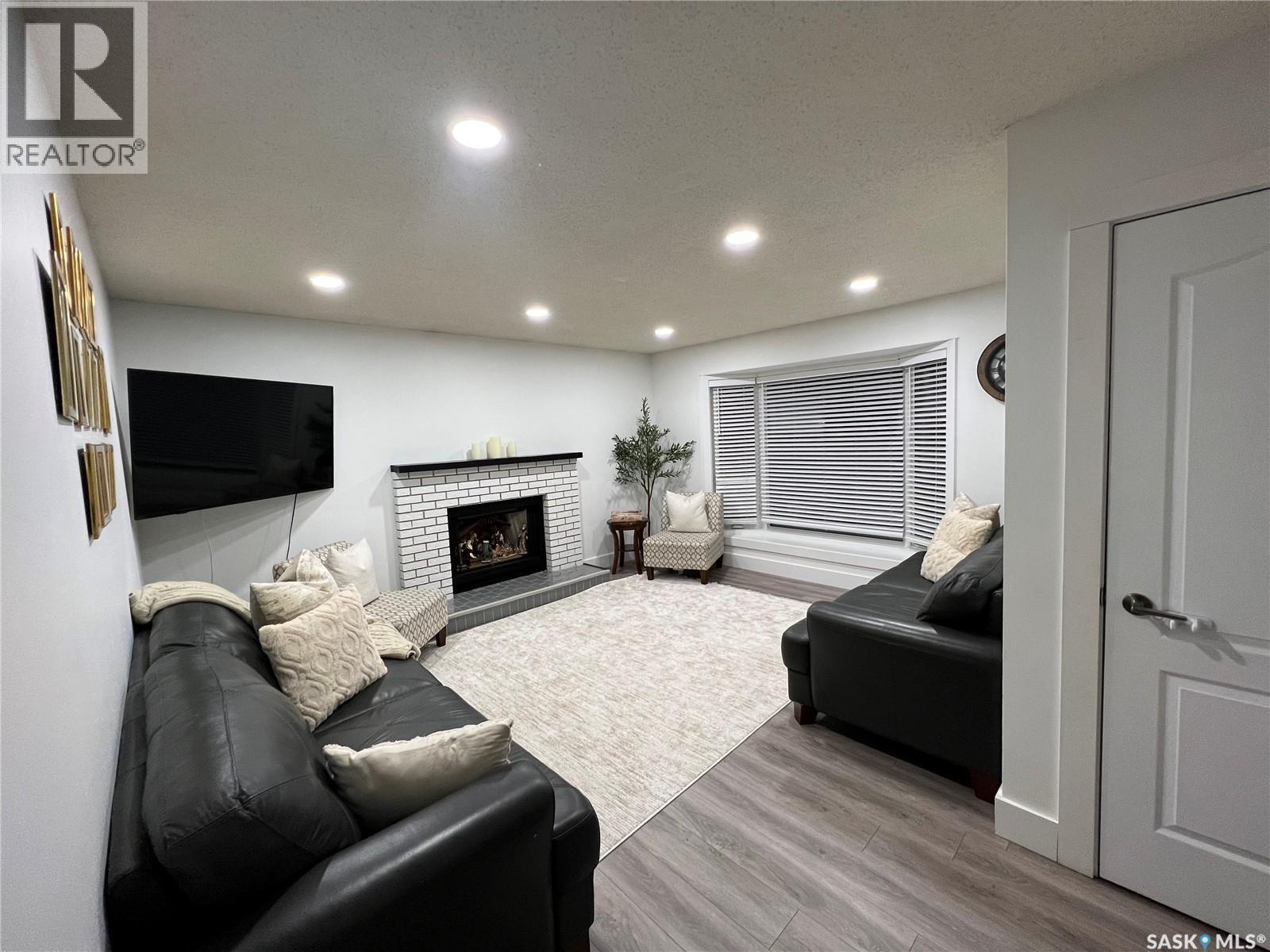 134 Stillwater Drive, Saskatoon, SK - Indoor With Fireplace