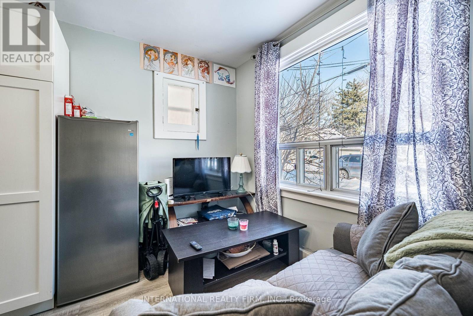 39 Holmes Avenue, Hamilton, ON - Indoor