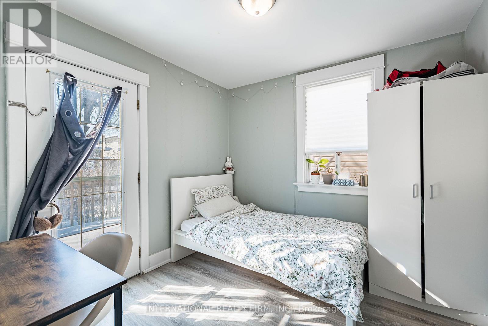 39 Holmes Avenue, Hamilton, ON - Indoor Photo Showing Bedroom