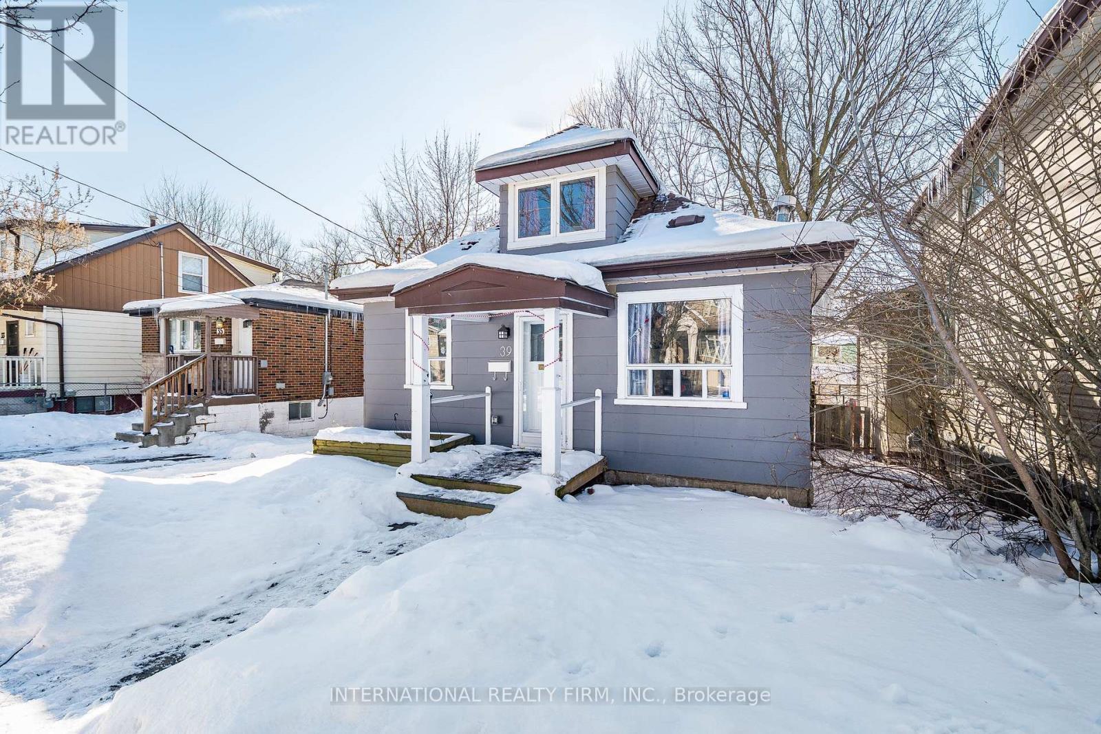 39 Holmes Avenue, Hamilton, ON - Outdoor With Facade