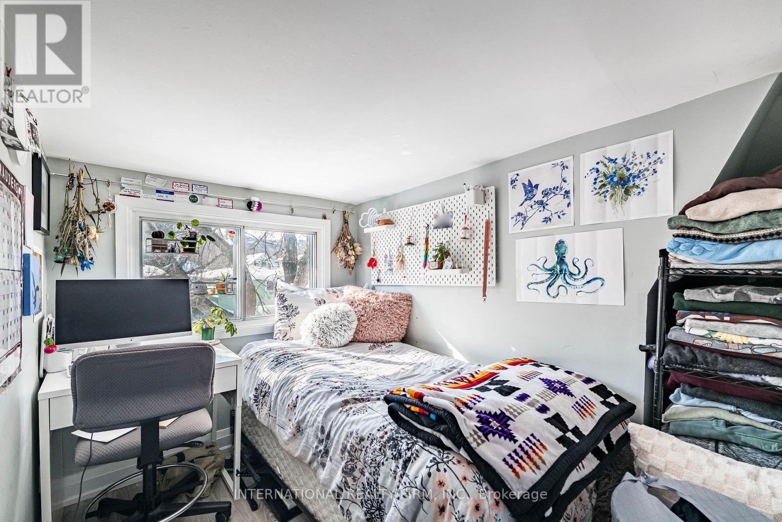 39 Holmes Avenue, Hamilton, ON - Indoor Photo Showing Bedroom