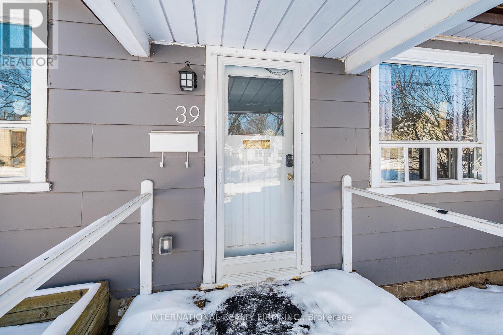 39 Holmes Avenue, Hamilton, ON - Outdoor With Exterior