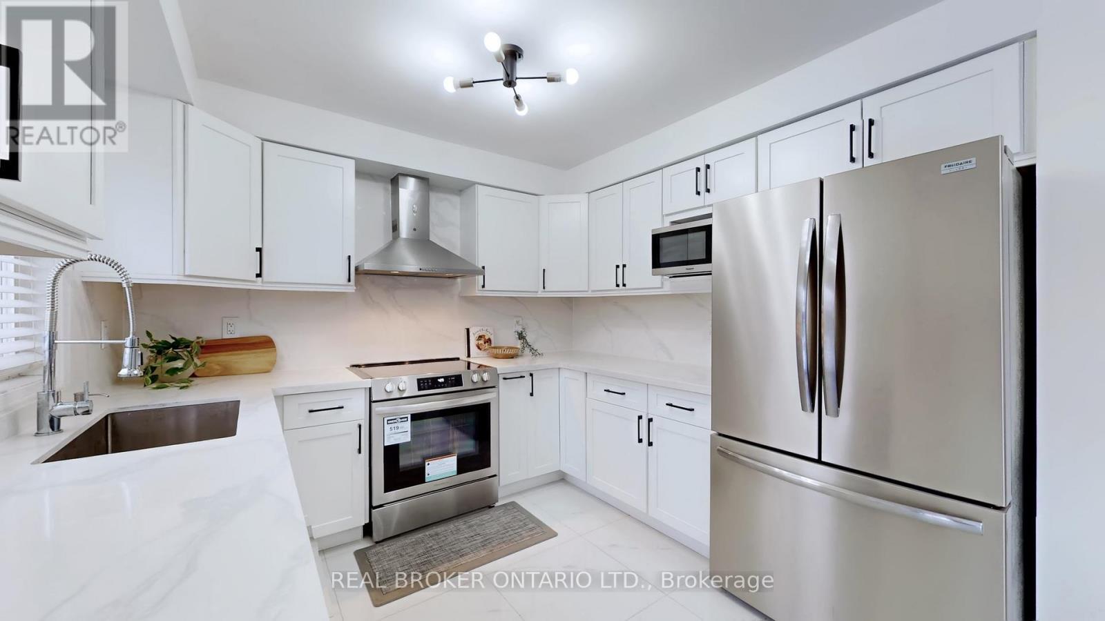 51 Unsworth Crescent, Ajax, ON - Indoor Photo Showing Kitchen With Stainless Steel Kitchen