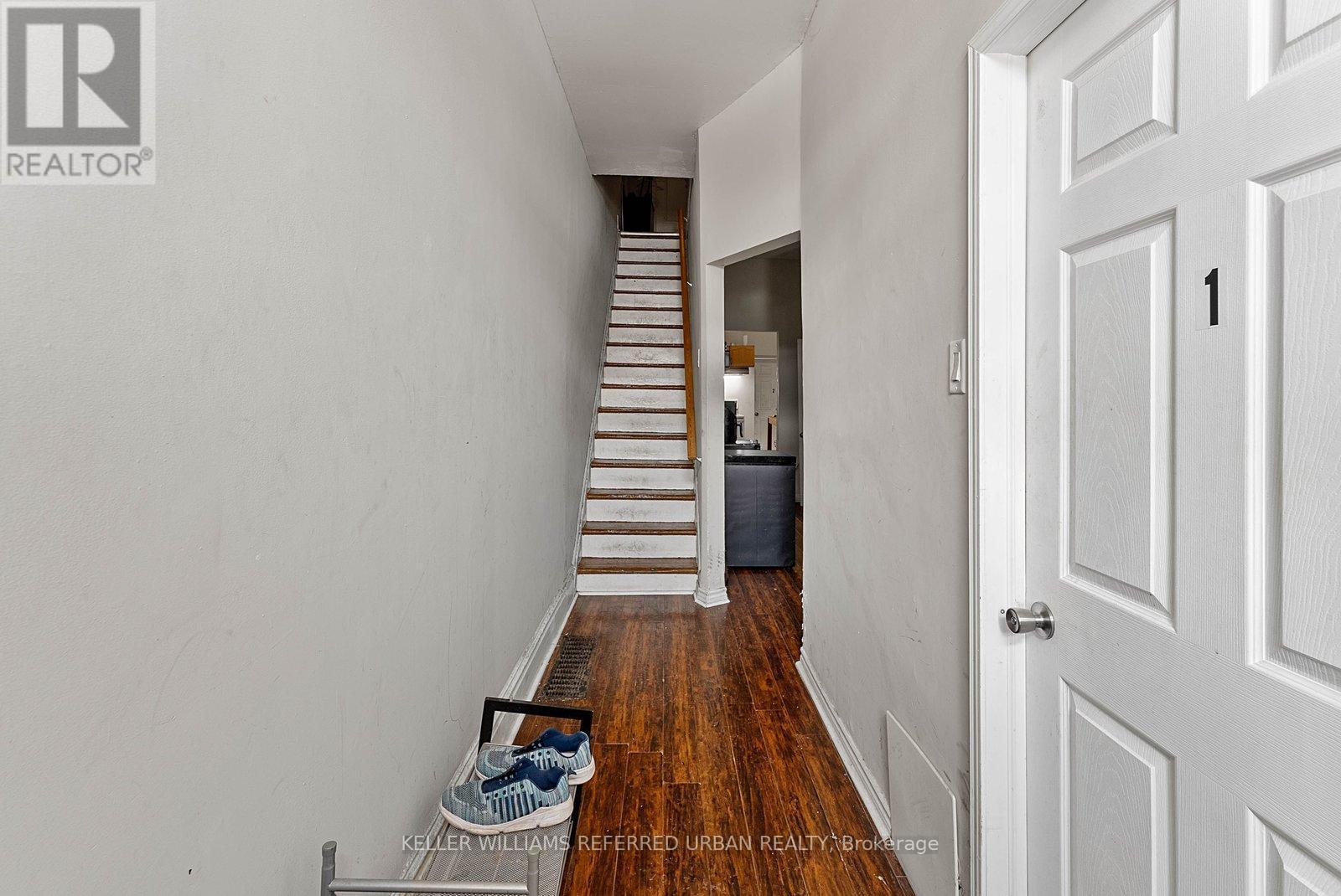 52 Cathcart Street, Hamilton, ON - Indoor Photo Showing Other Room