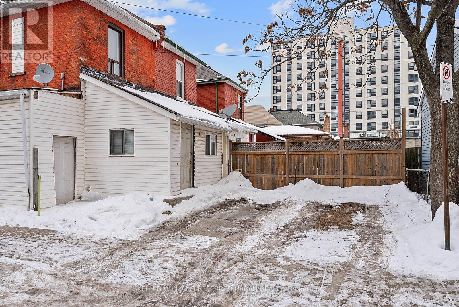 52 Cathcart Street, Hamilton, ON - Outdoor