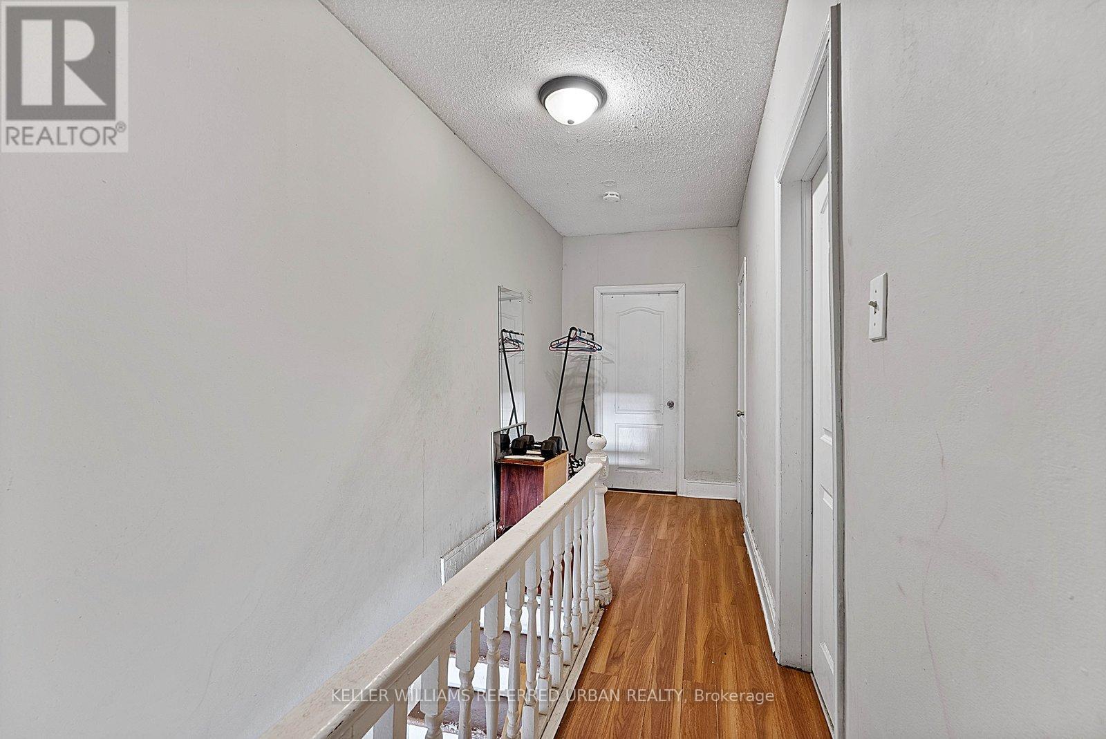 52 Cathcart Street, Hamilton, ON - Indoor Photo Showing Other Room