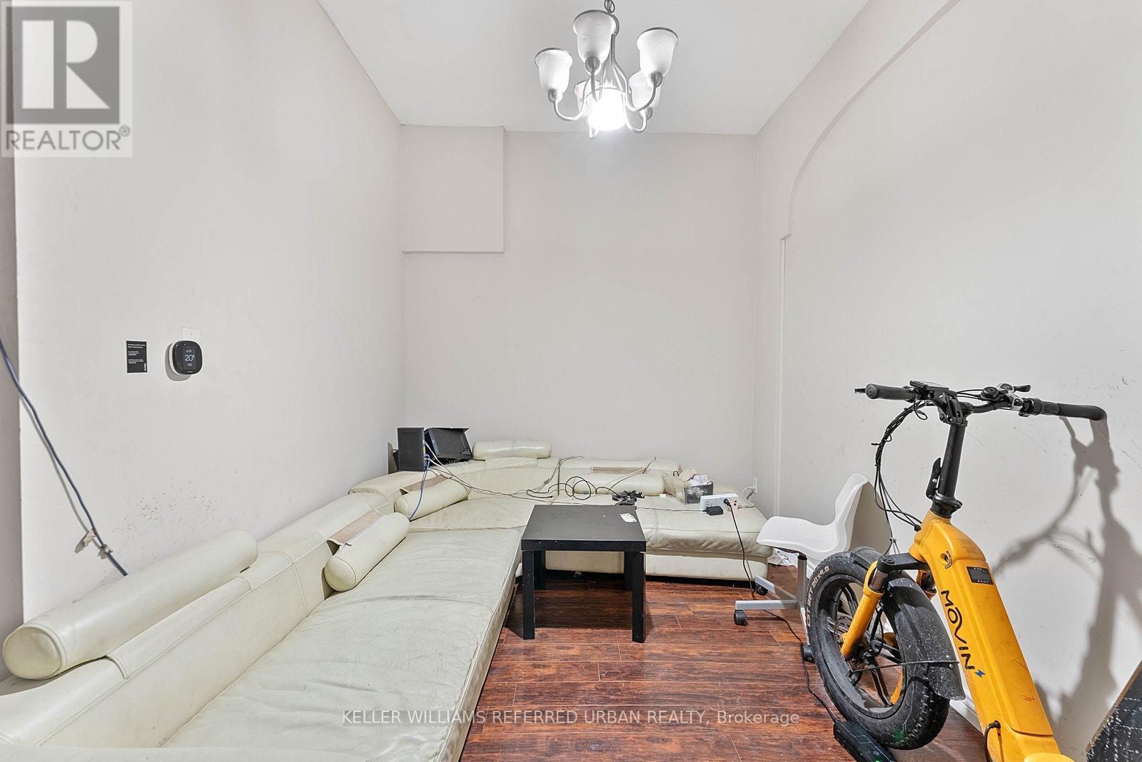 52 Cathcart Street, Hamilton, ON - Indoor Photo Showing Gym Room