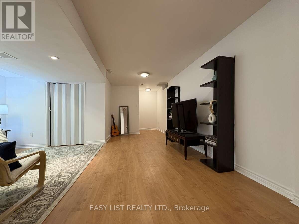 15 Coolspring Crescent, Caledon, ON - Indoor Photo Showing Other Room