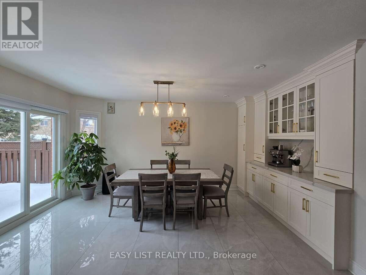 15 Coolspring Crescent, Caledon, ON - Indoor Photo Showing Dining Room