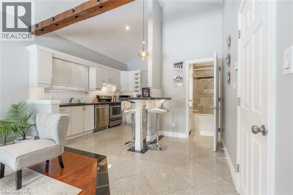 7 Hess Street N, Hamilton, ON - Indoor