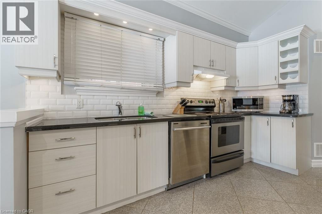 7 Hess Street N, Hamilton, ON - Indoor Photo Showing Kitchen With Upgraded Kitchen