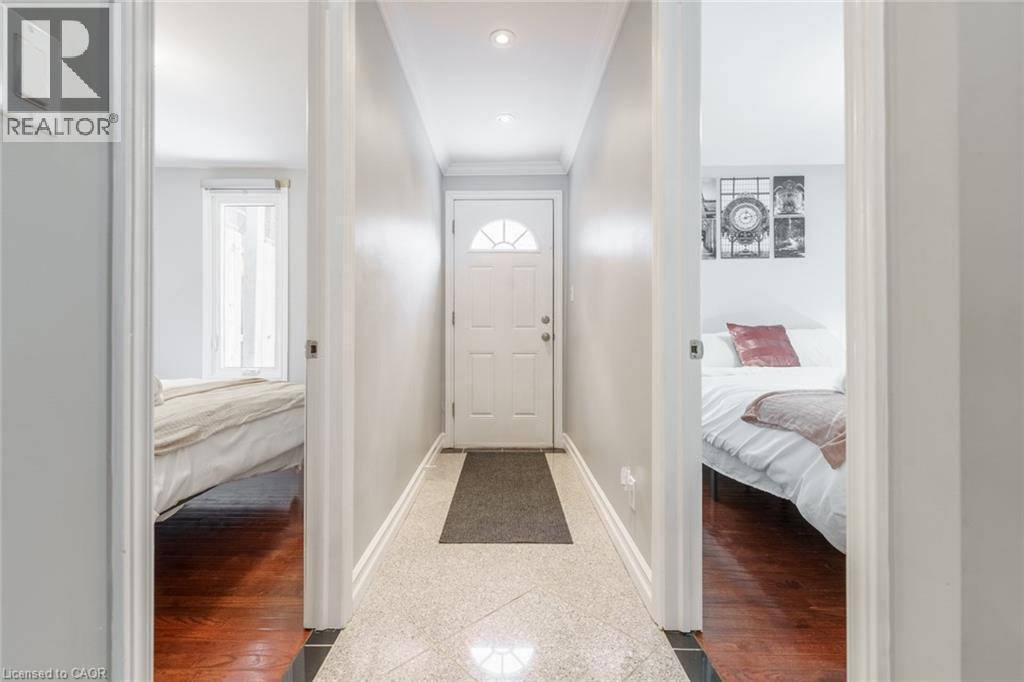 7 Hess Street N, Hamilton, ON - Indoor Photo Showing Other Room