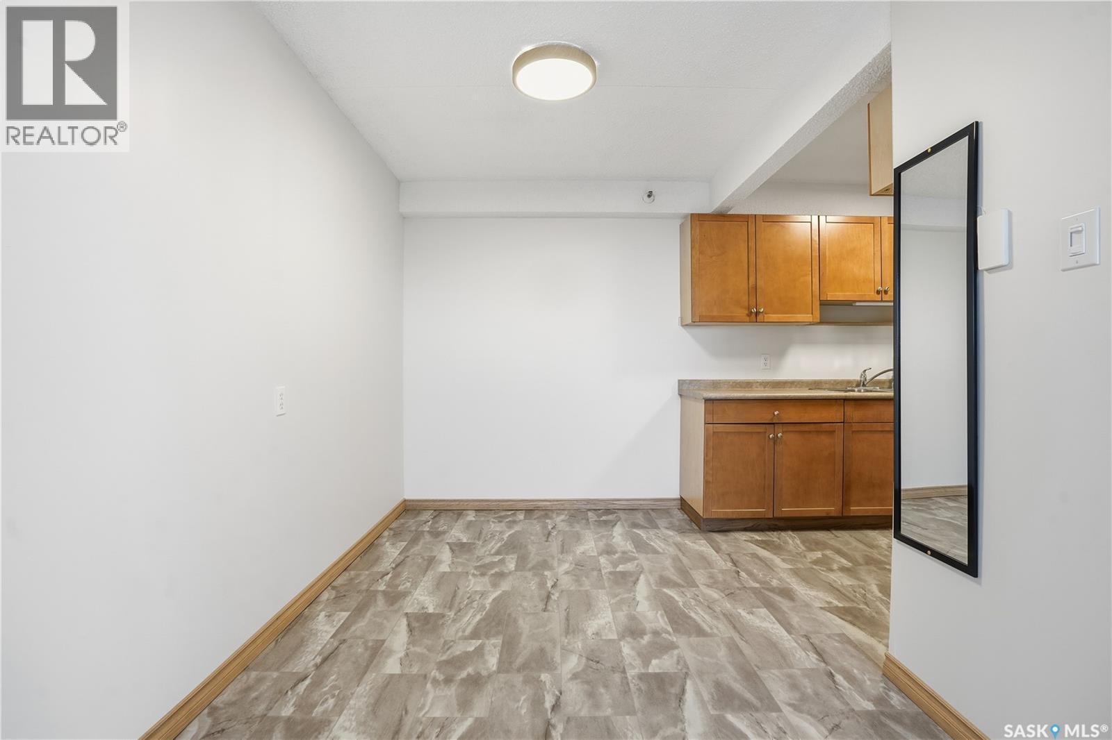 401 4045 Rae Street, Regina, SK - Indoor