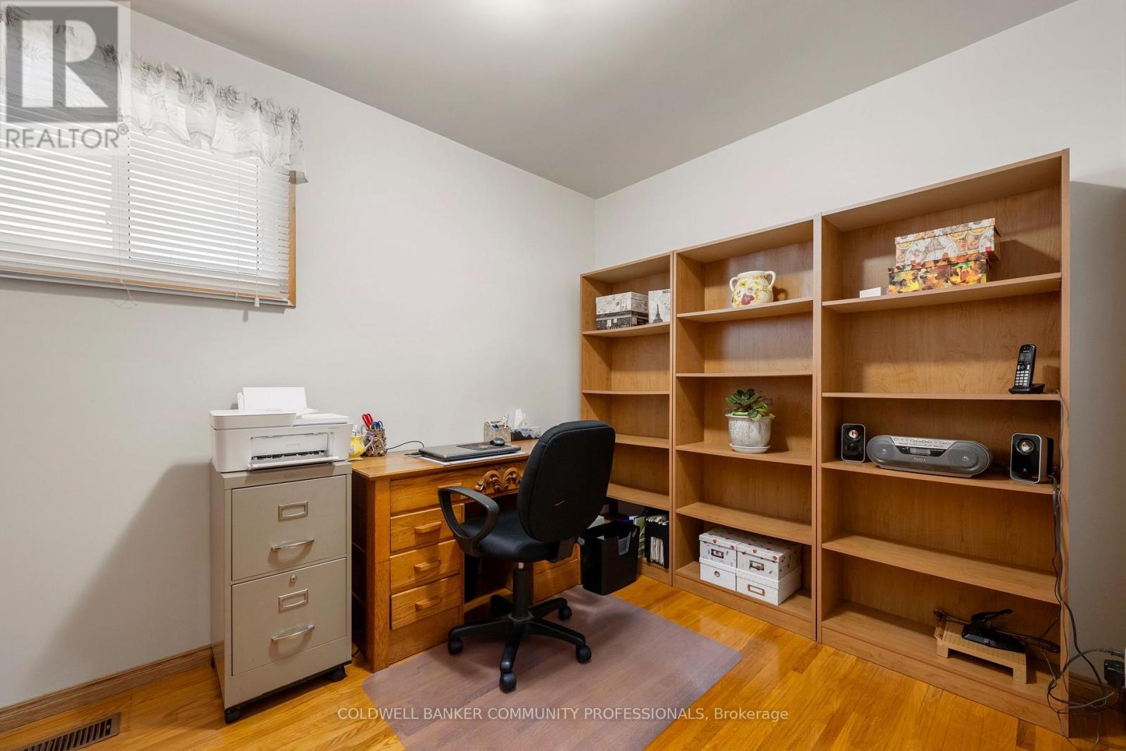 401 Mohawk Road W, Hamilton, ON - Indoor Photo Showing Office