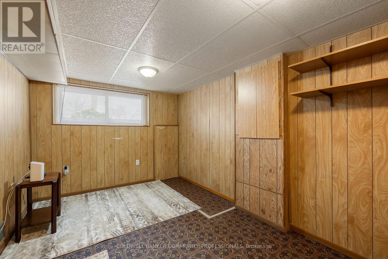 401 Mohawk Road W, Hamilton, ON - Indoor