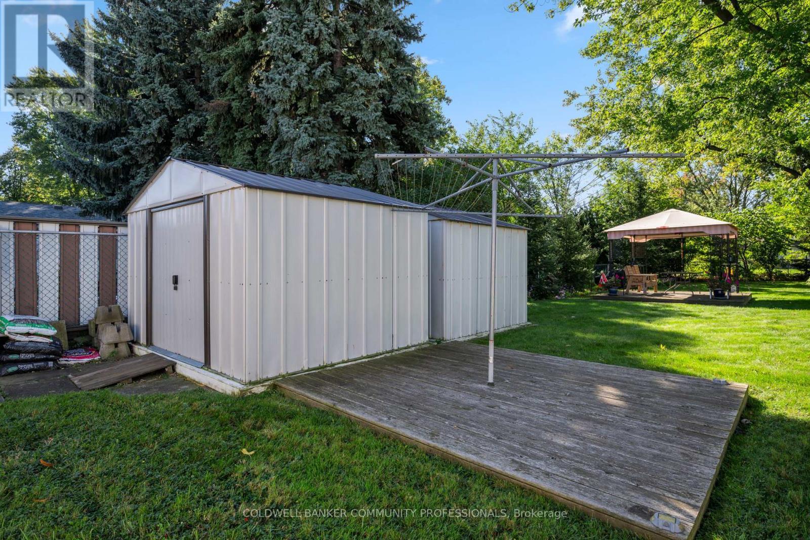 401 Mohawk Road W, Hamilton, ON - Outdoor