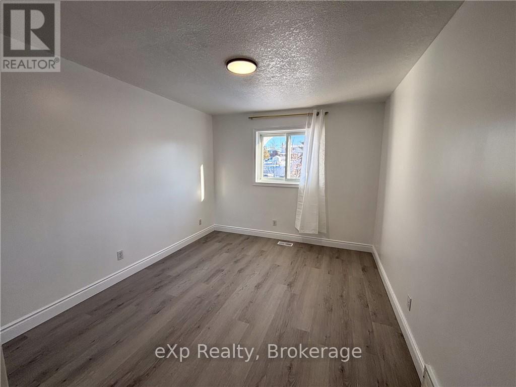 303 Bankside Drive, Kitchener, ON - Indoor Photo Showing Other Room