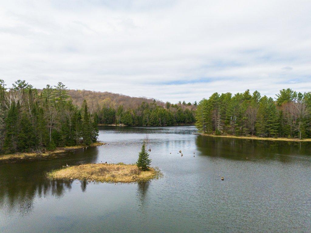 Vue sur l'eau - 39 Ch. Frontenac, Val-Des-Monts, QC