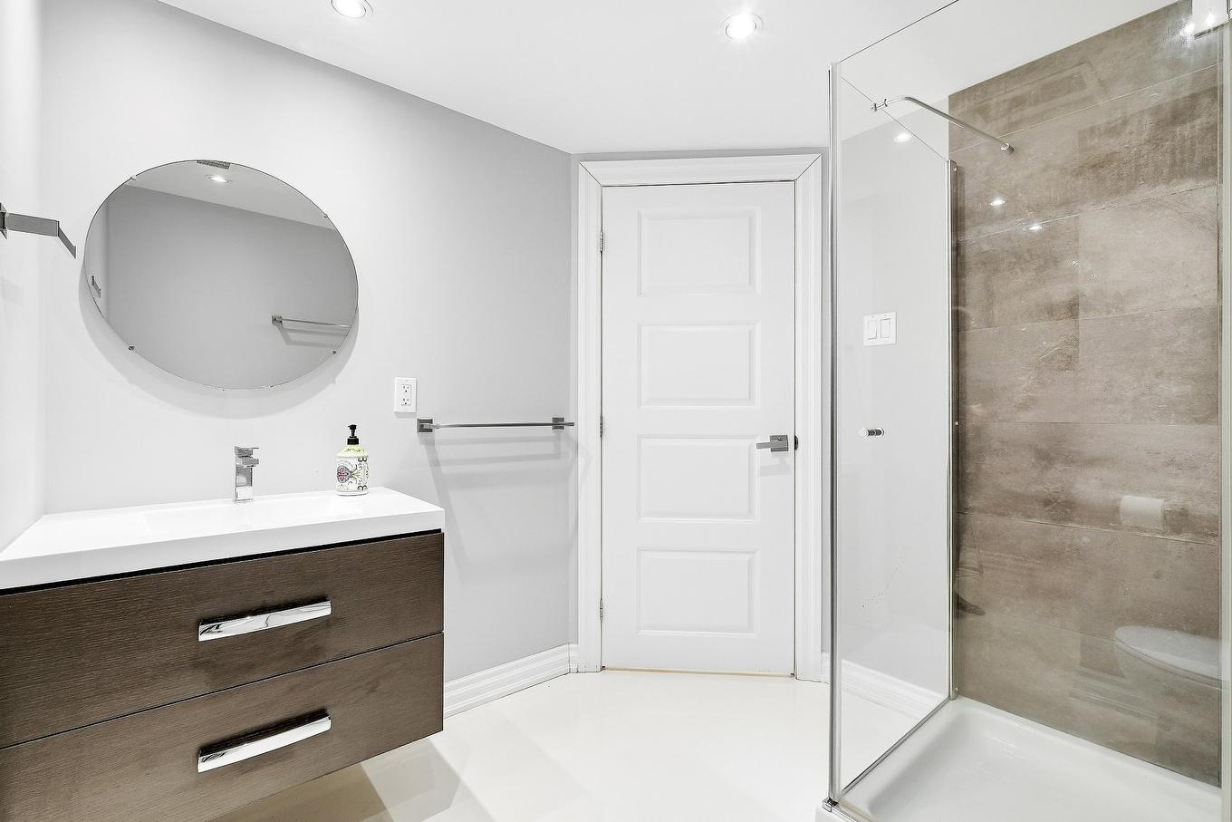 Salle de bains - 942 Av. De Salaberry, Chambly, QC - Indoor Photo Showing Bathroom