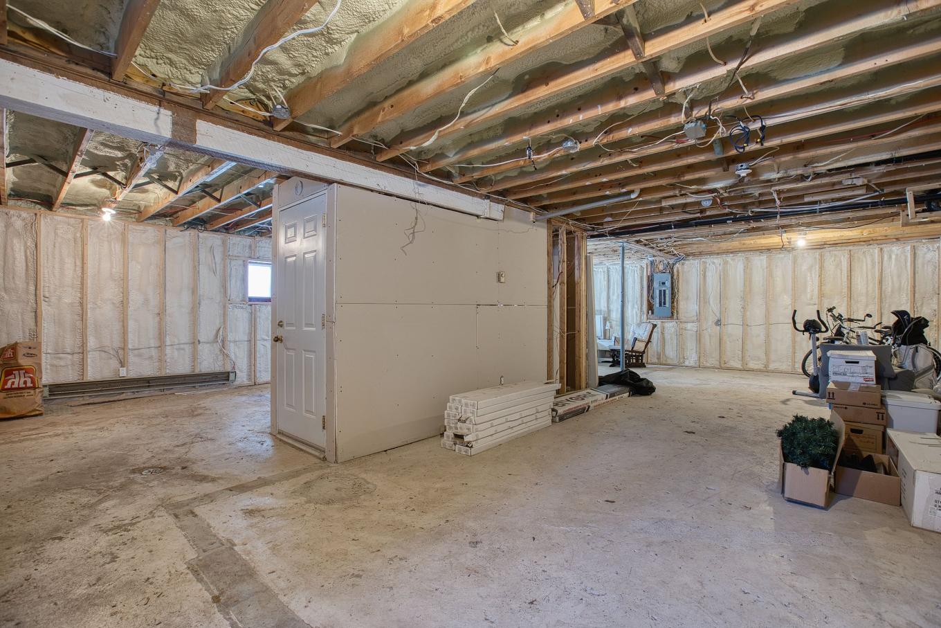 Sous-sol - 2344 Rue De La Carriole, Sainte-Adèle, QC - Indoor Photo Showing Basement