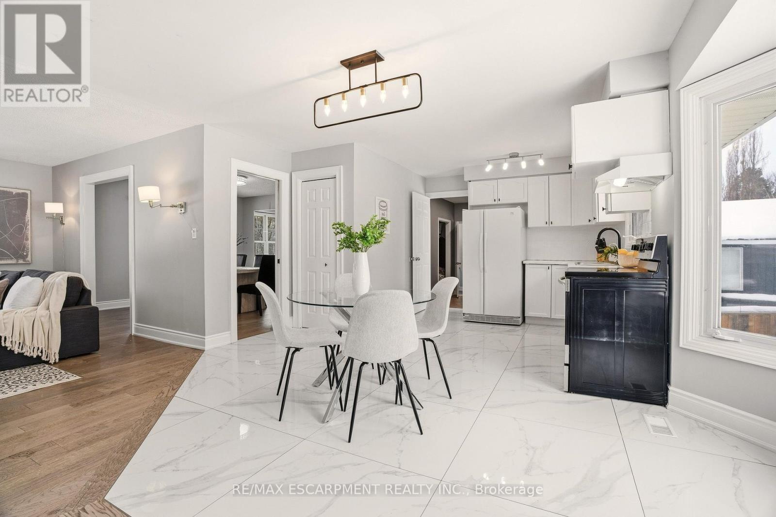 41 John Martin Crescent, Hamilton, ON - Indoor Photo Showing Dining Room