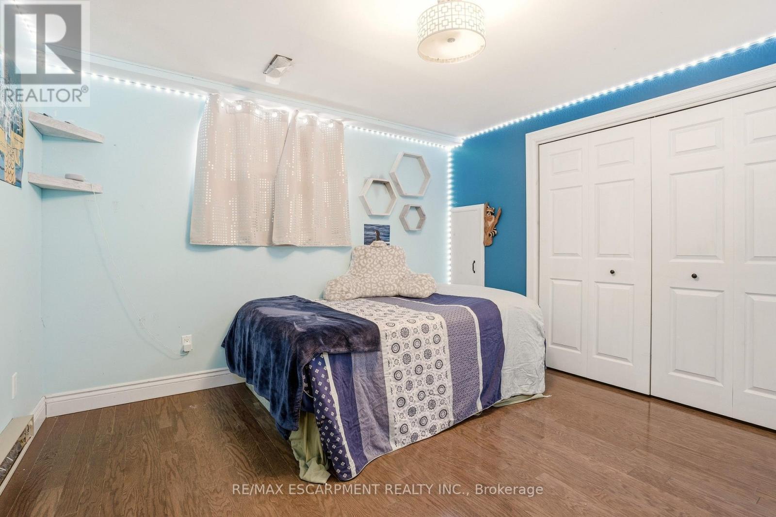 41 John Martin Crescent, Hamilton, ON - Indoor Photo Showing Bedroom