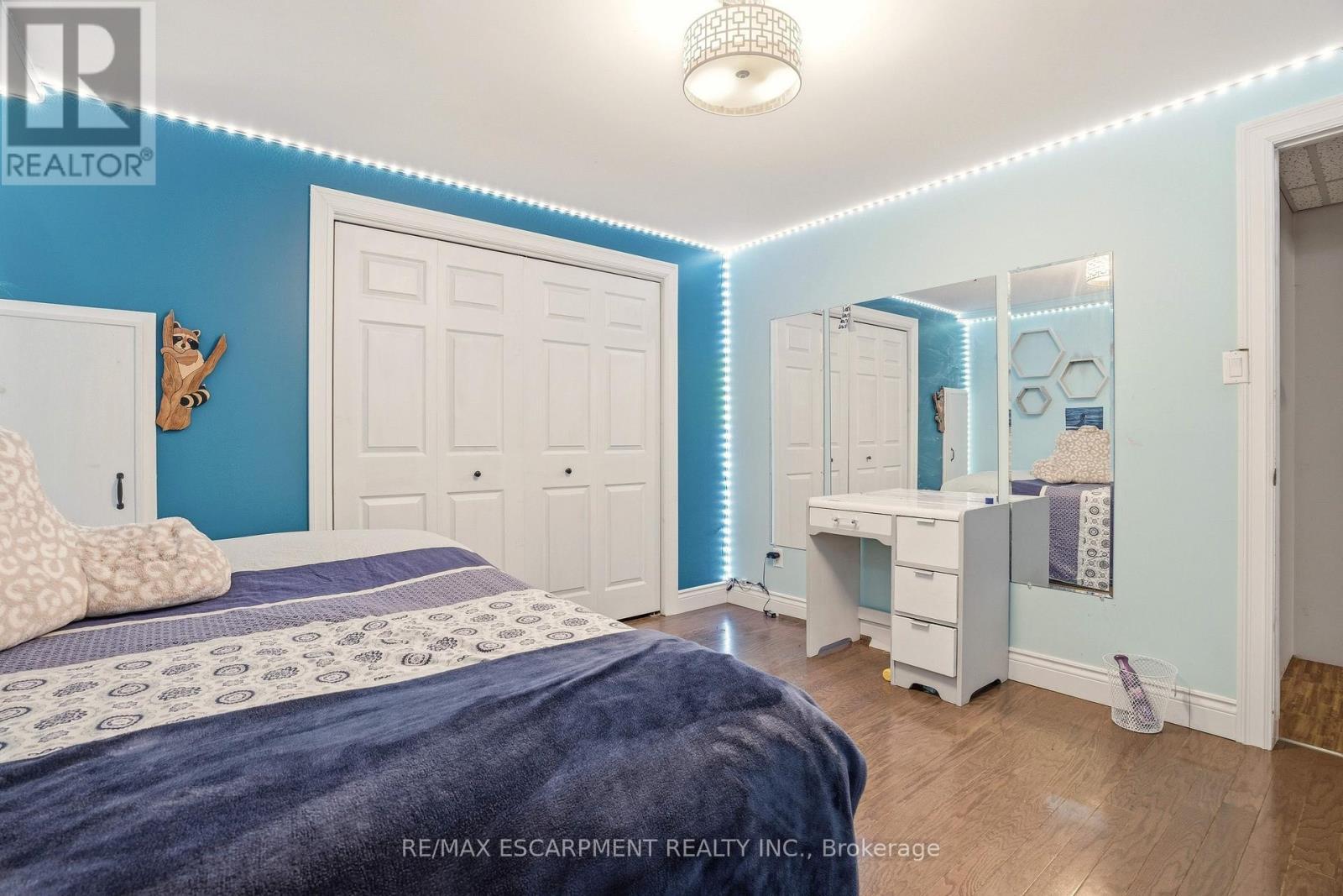 41 John Martin Crescent, Hamilton, ON - Indoor Photo Showing Bedroom