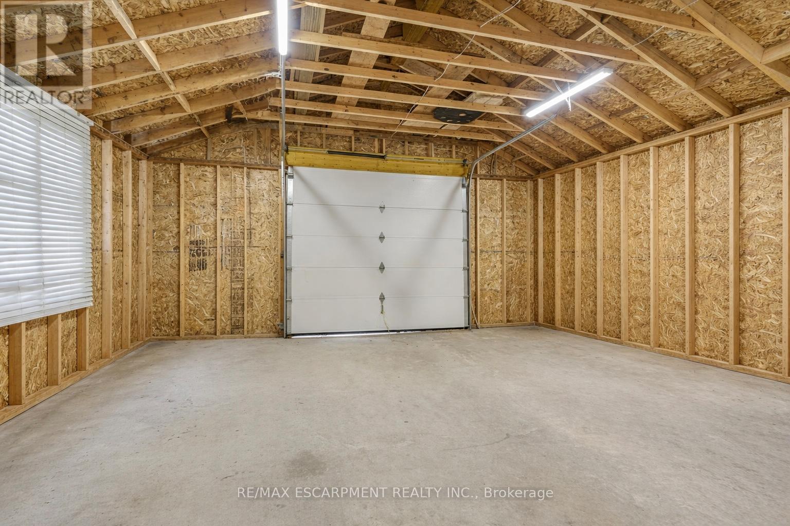 41 John Martin Crescent, Hamilton, ON - Indoor Photo Showing Garage
