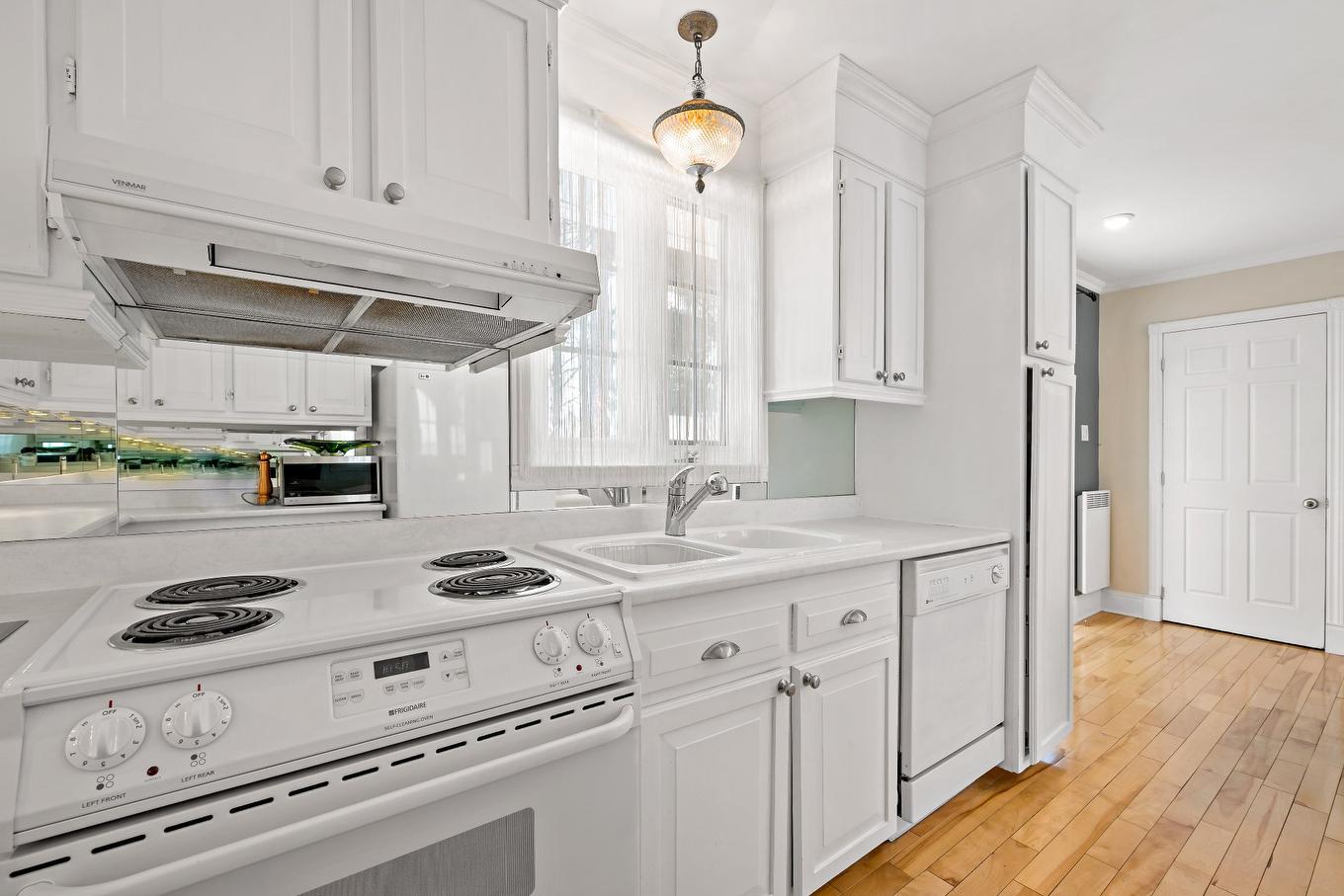 Cuisine - 483 Rue Alcide-Forget, Mont-Tremblant, QC - Indoor Photo Showing Kitchen