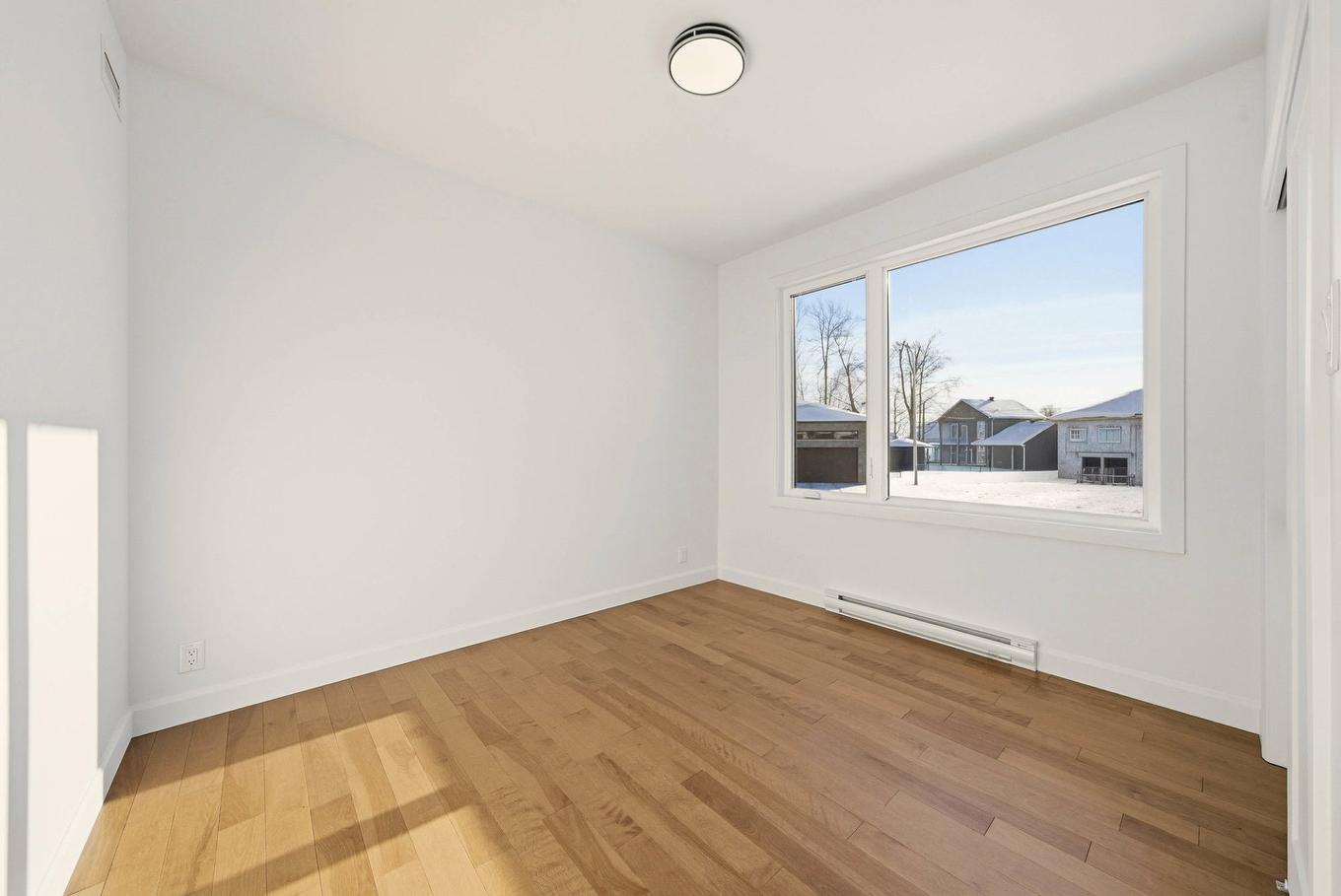 Chambre à coucher - 150 Rue Du Mûrier, Drummondville, QC - Indoor Photo Showing Other Room