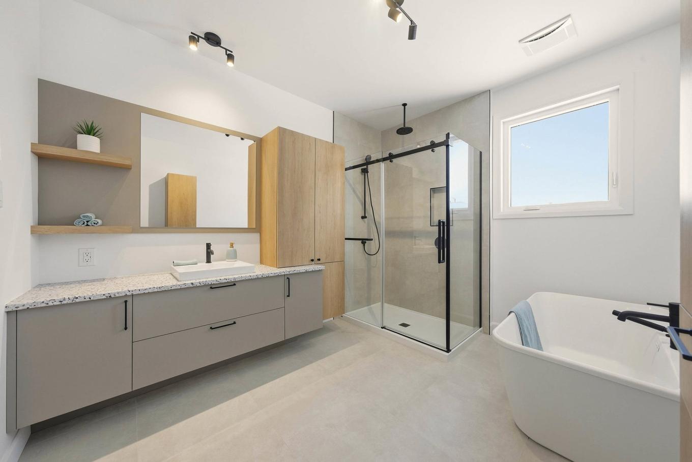 Salle de bains - 150 Rue Du Mûrier, Drummondville, QC - Indoor Photo Showing Bathroom