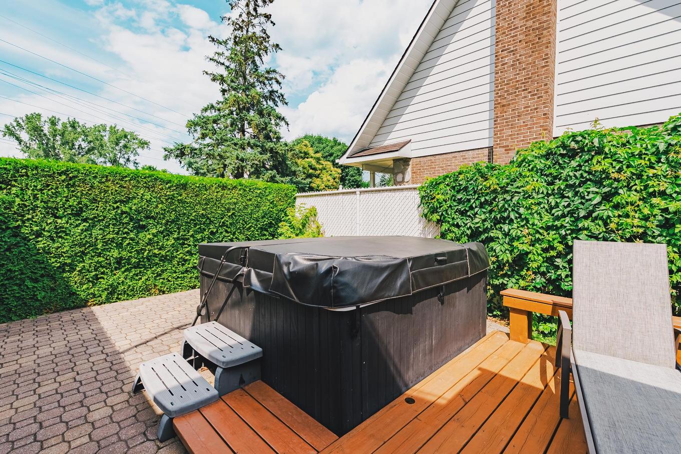 Cour - 22 Rue Sutton, Kirkland, QC - Outdoor With Deck Patio Veranda With Exterior