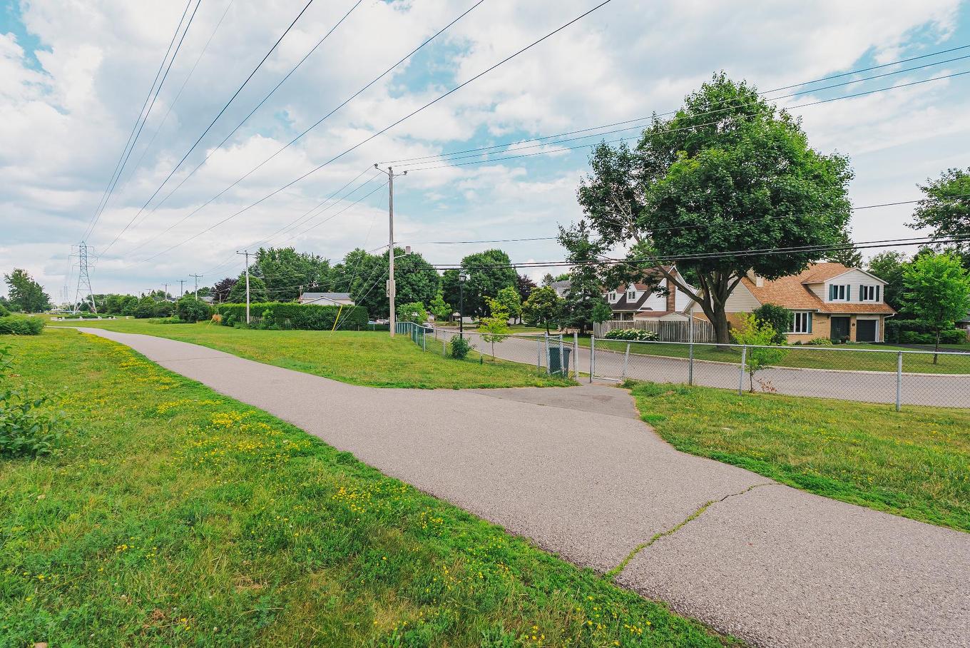 Autre - 22 Rue Sutton, Kirkland, QC - Outdoor With View