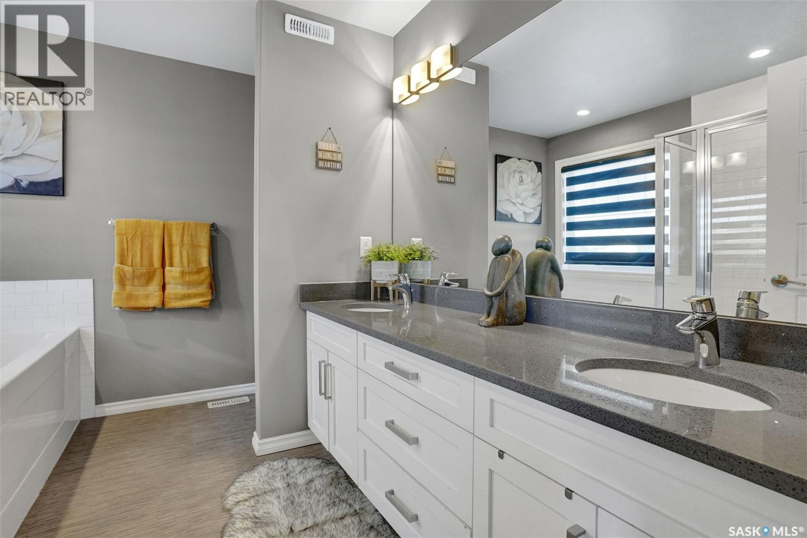 25 Hudson Drive, Pilot Butte, SK - Indoor Photo Showing Bathroom